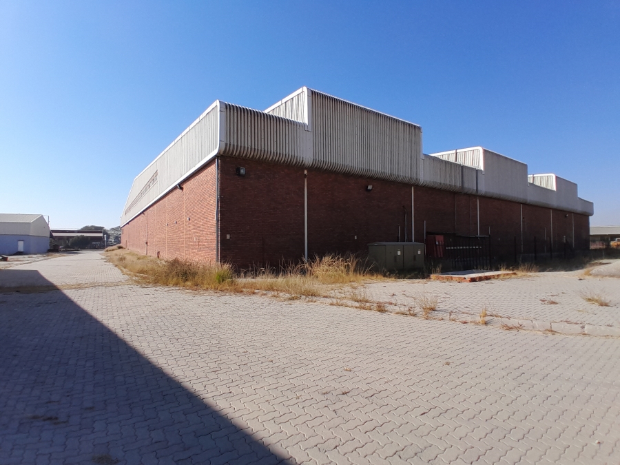 To Let commercial Property for Rent in Zinniaville North West